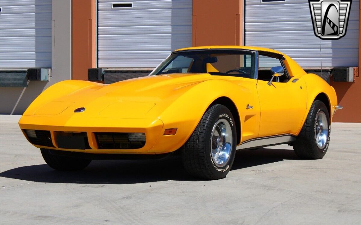 Chevrolet-Corvette-1973-4