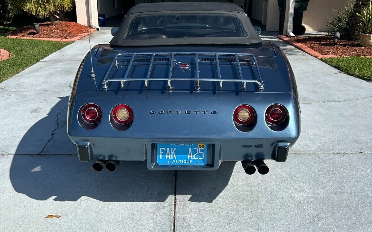 Chevrolet-Corvette-1975-3