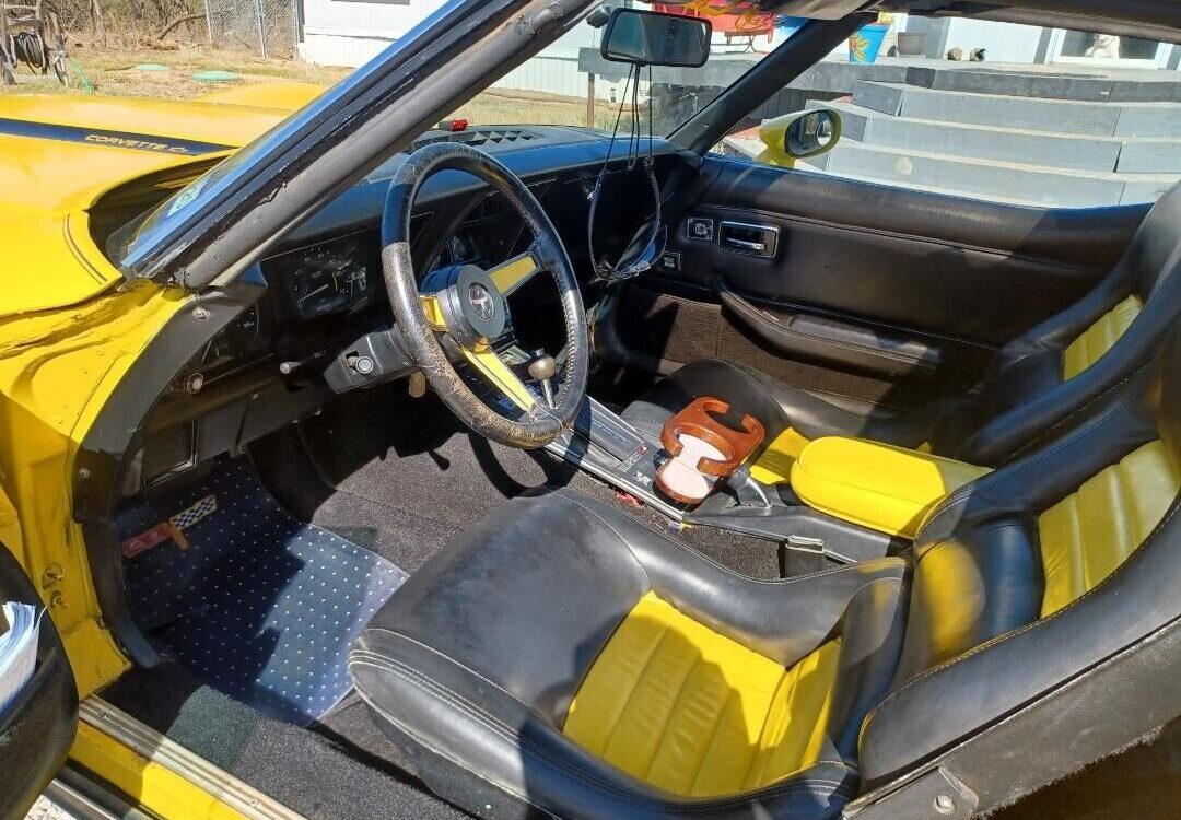 Chevrolet-Corvette-1980-8