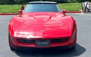 Chevrolet-Corvette-1982-2