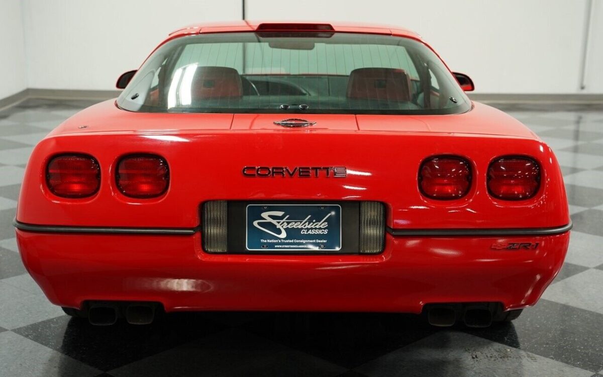 Chevrolet-Corvette-1990-8