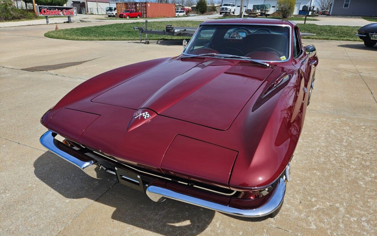 Chevrolet-Corvette-Coupe-1965-2
