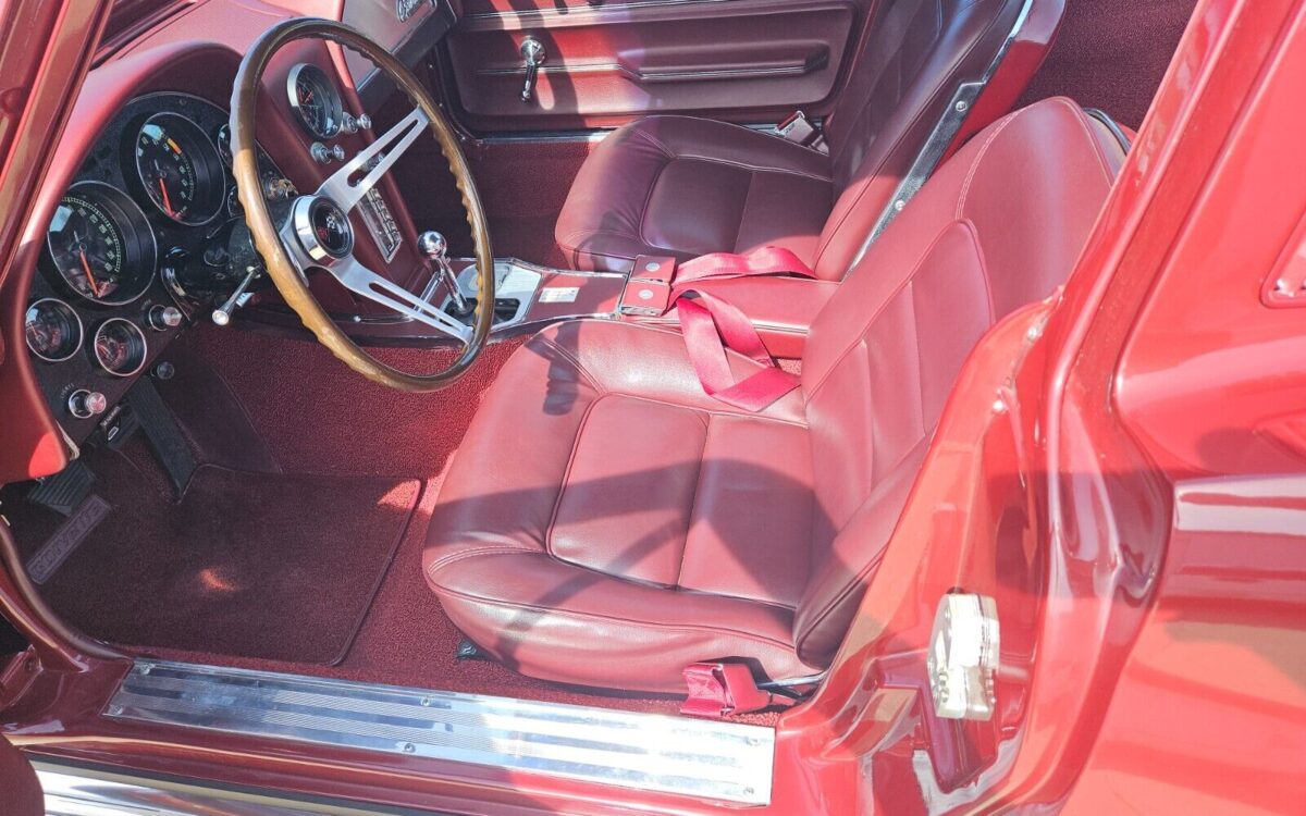 Chevrolet-Corvette-Coupe-1965-21