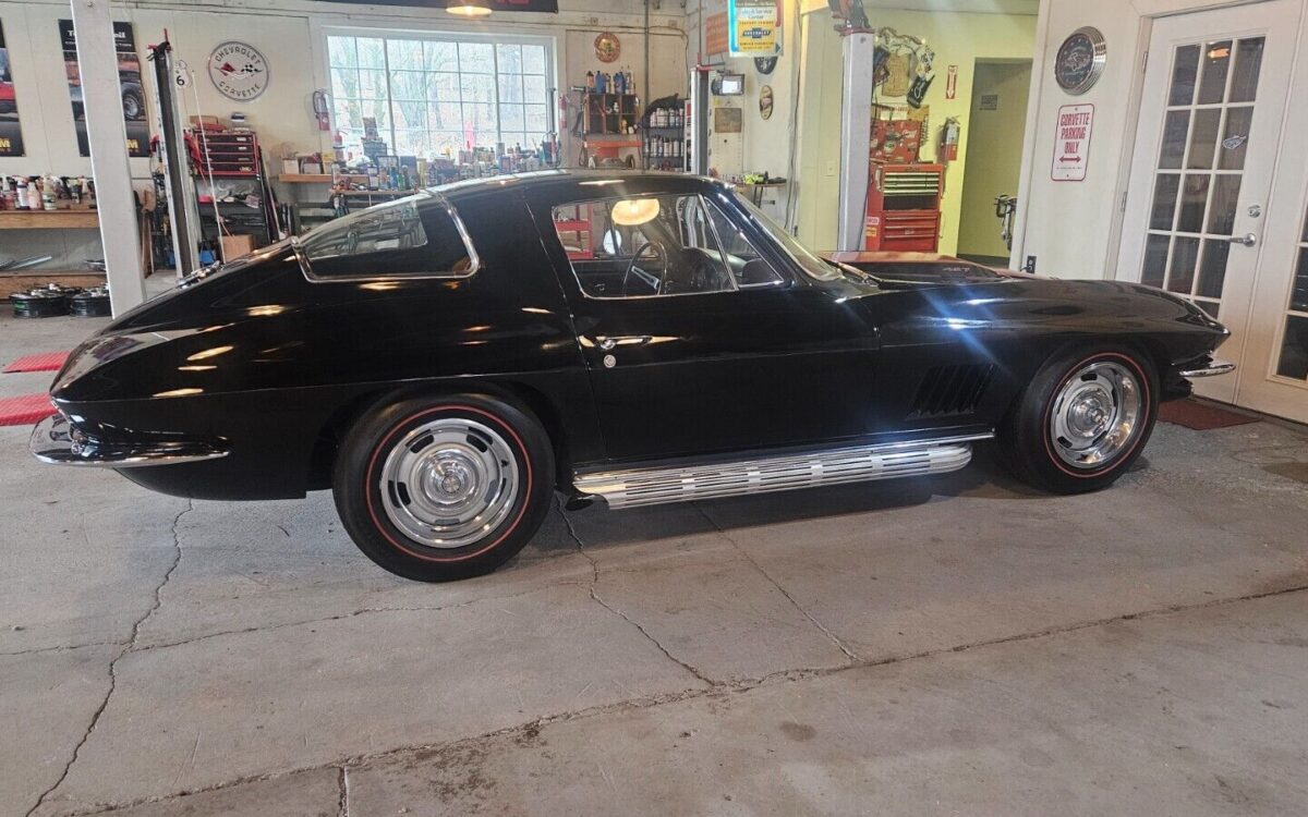 Chevrolet-Corvette-Coupe-1967-12