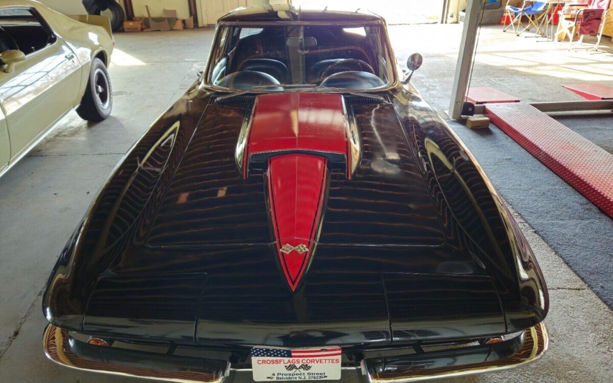 Chevrolet-Corvette-Coupe-1967-3