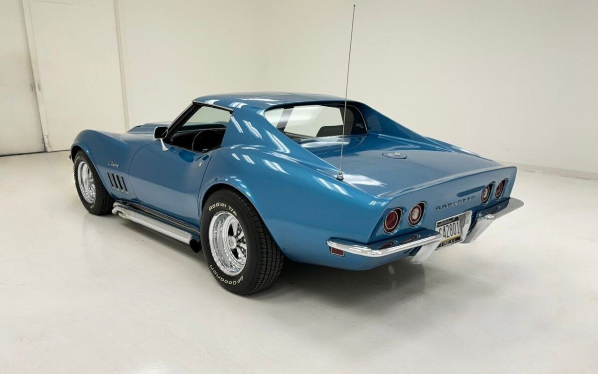 Chevrolet-Corvette-Coupe-1969-3