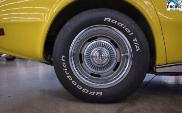 Chevrolet-Corvette-Coupe-1976-10