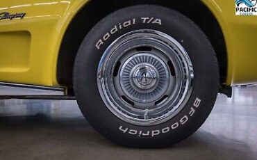 Chevrolet-Corvette-Coupe-1976-11