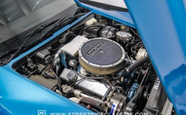 Chevrolet-Corvette-Coupe-1977-3