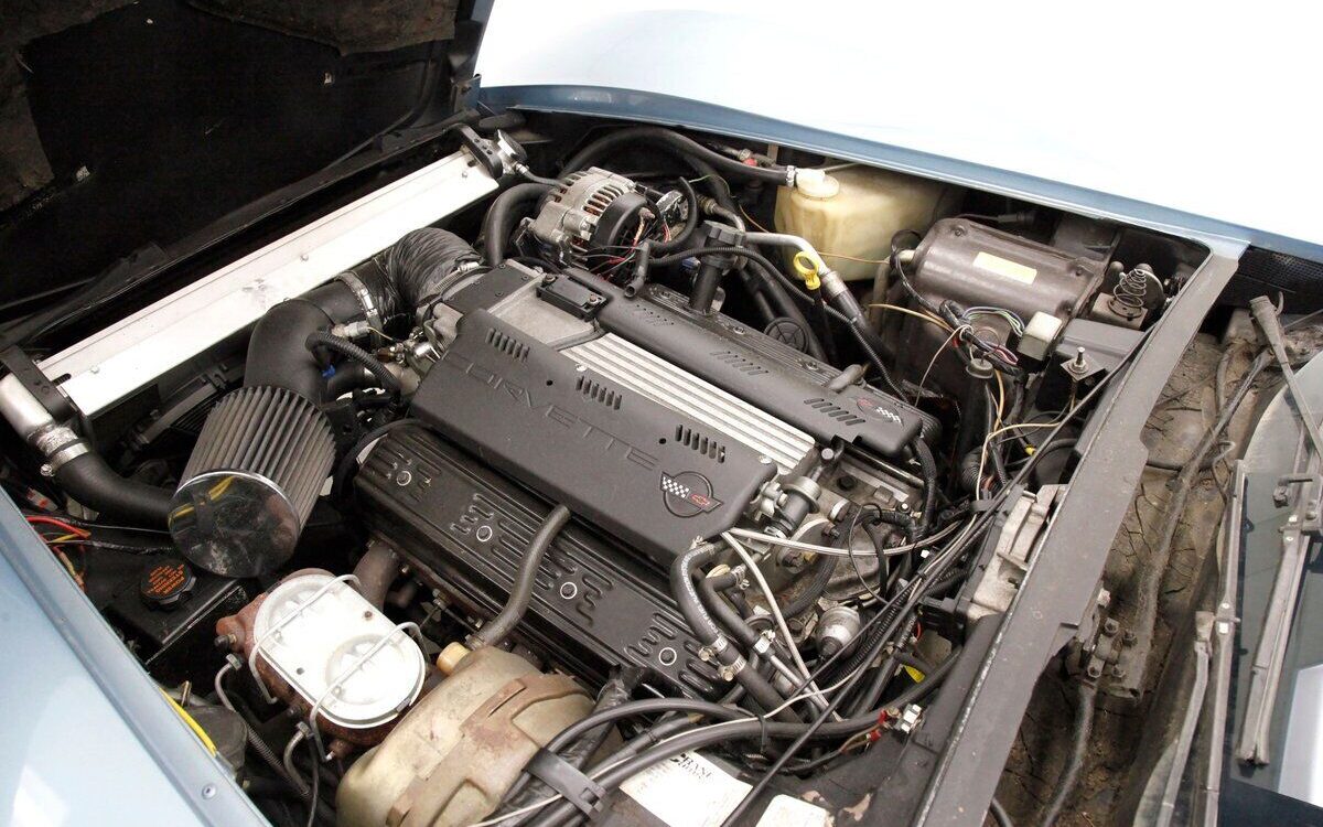 Chevrolet-Corvette-Coupe-1977-8