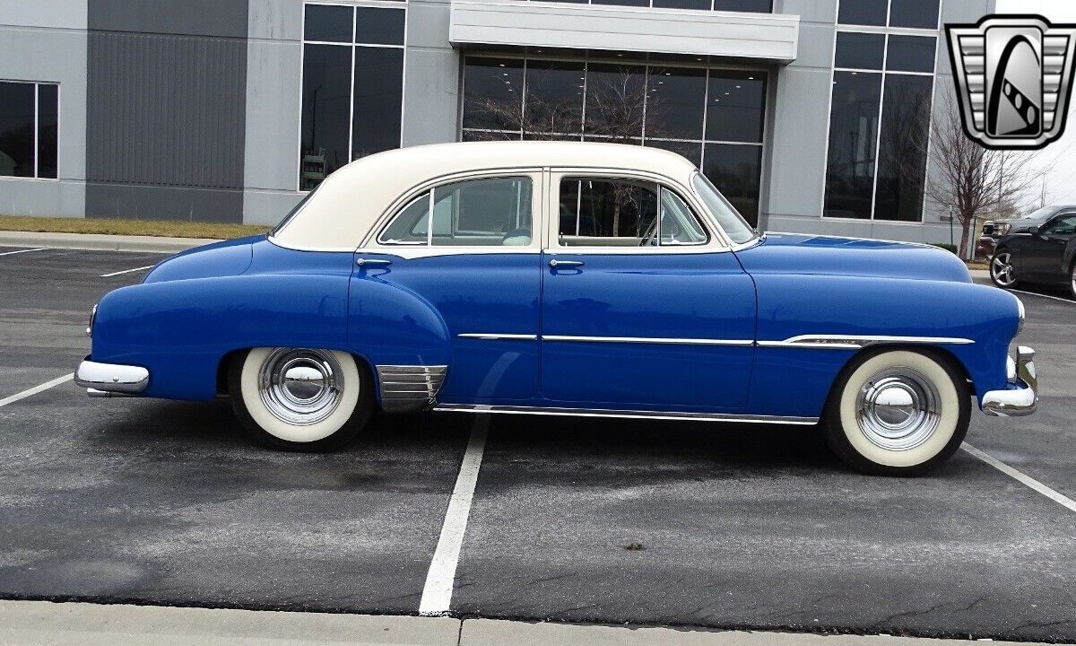 Chevrolet-Deluxe-1951-2