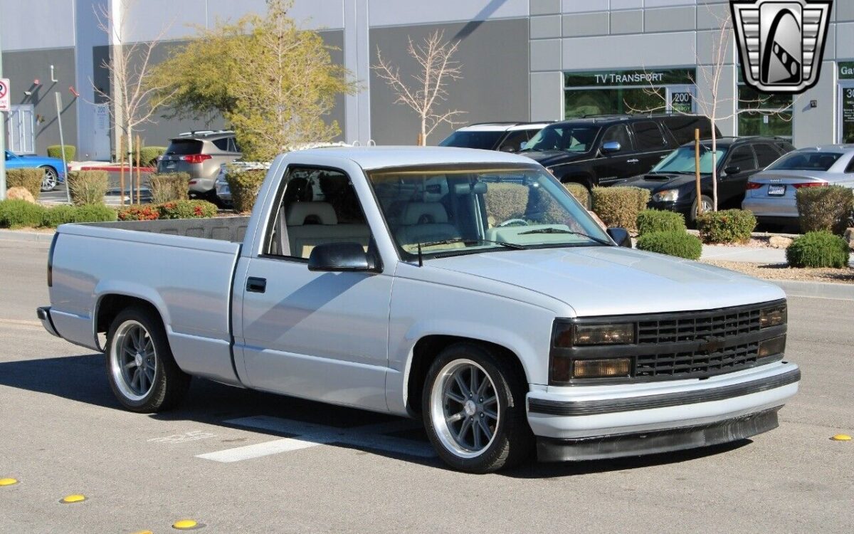 Chevrolet-GMT-400-1992-11