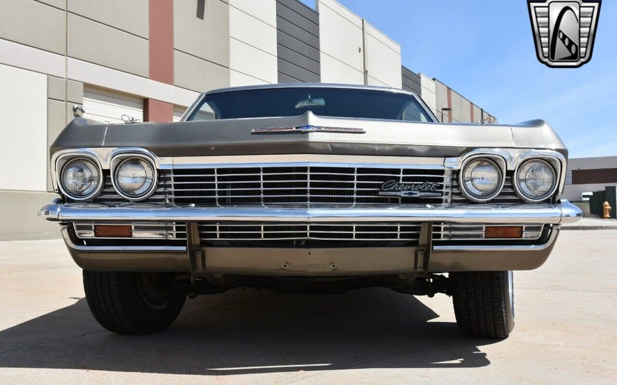 Chevrolet-Impala-1966-9