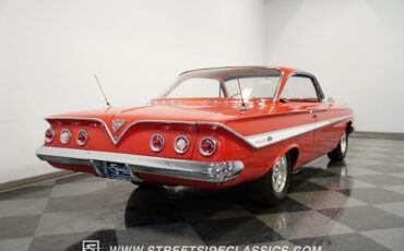 Chevrolet-Impala-Coupe-1961-10
