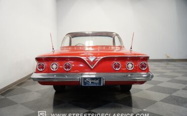 Chevrolet-Impala-Coupe-1961-8