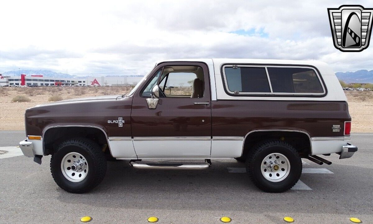 Chevrolet-K5-1984-3