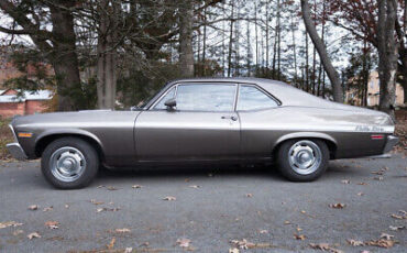 Chevrolet-Nova-1972-3