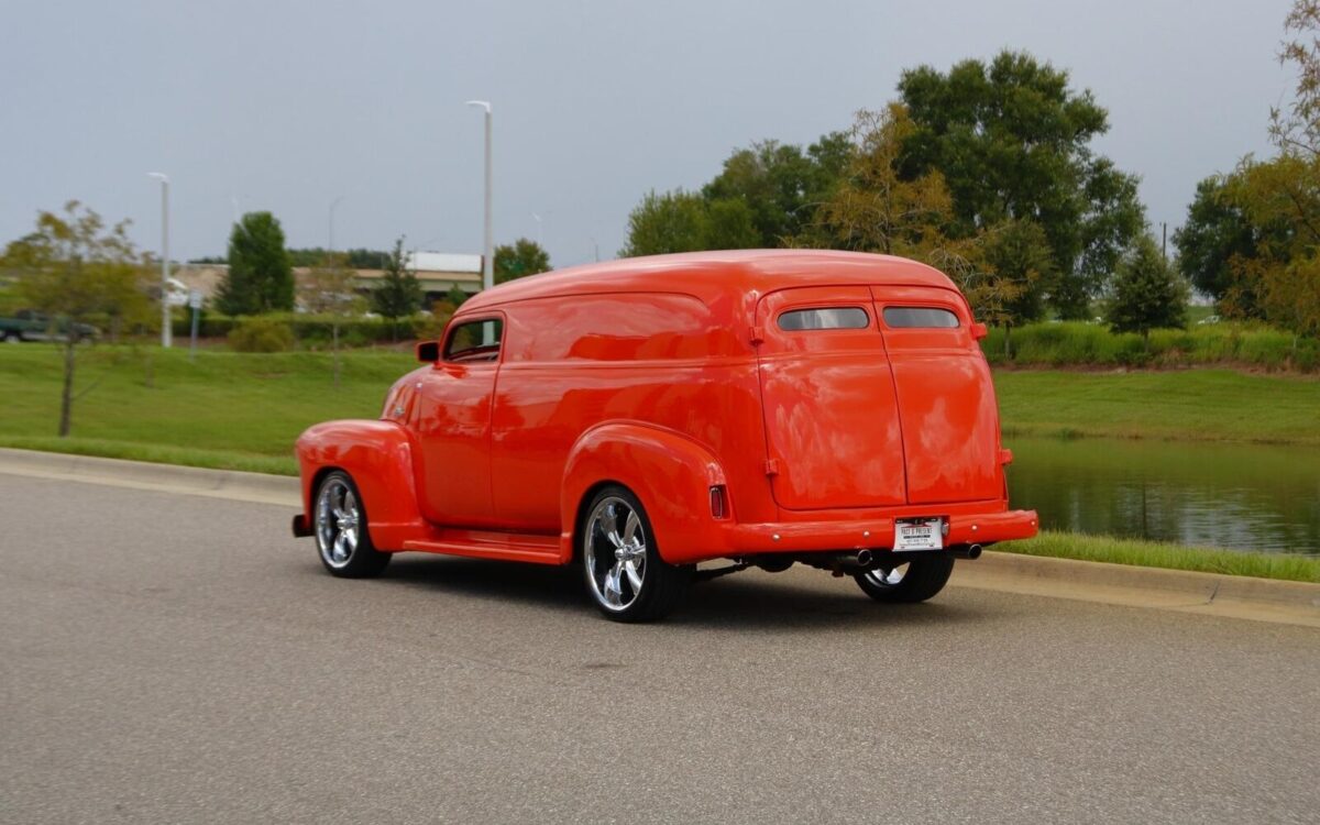 Chevrolet-Other-Pickups-Van-1952-3