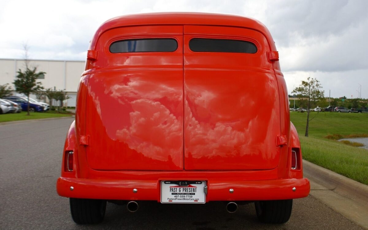 Chevrolet-Other-Pickups-Van-1952-4