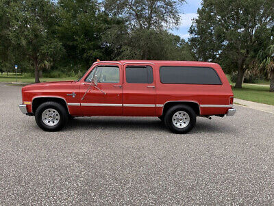Chevrolet-Suburban-SUV-1987-1
