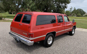 Chevrolet-Suburban-SUV-1987-6