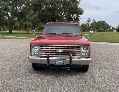 Chevrolet-Suburban-SUV-1987-7