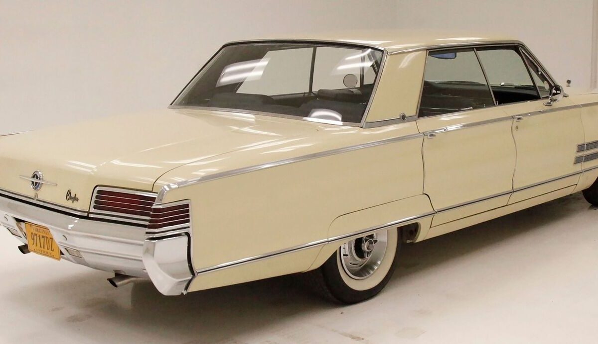 Chrysler-300-Series-1966-3