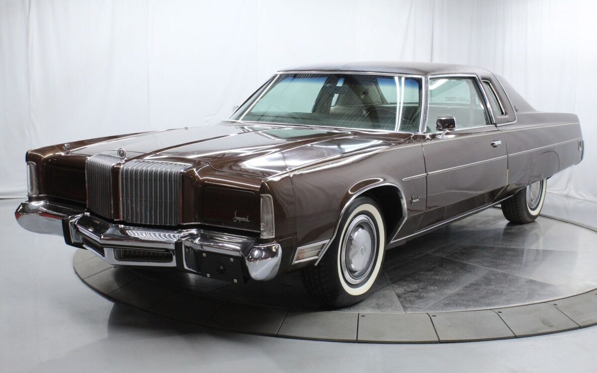 Chrysler-Imperial-1975-1