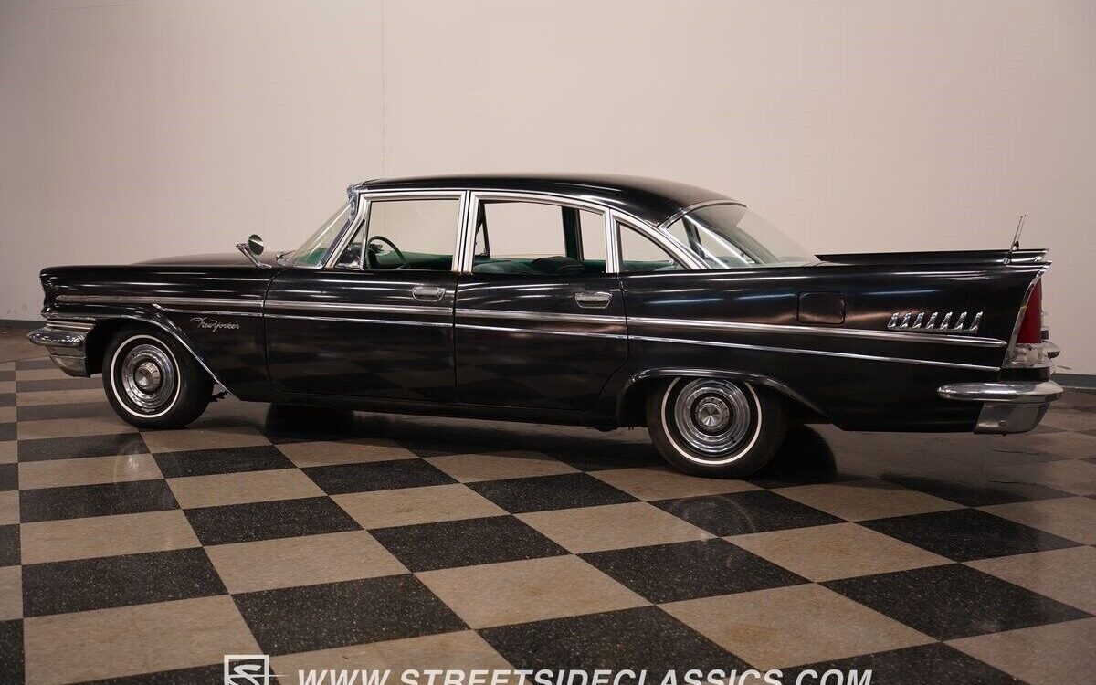 Chrysler-New-Yorker-Berline-1957-10