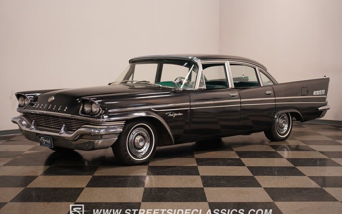 Chrysler-New-Yorker-Berline-1957-7