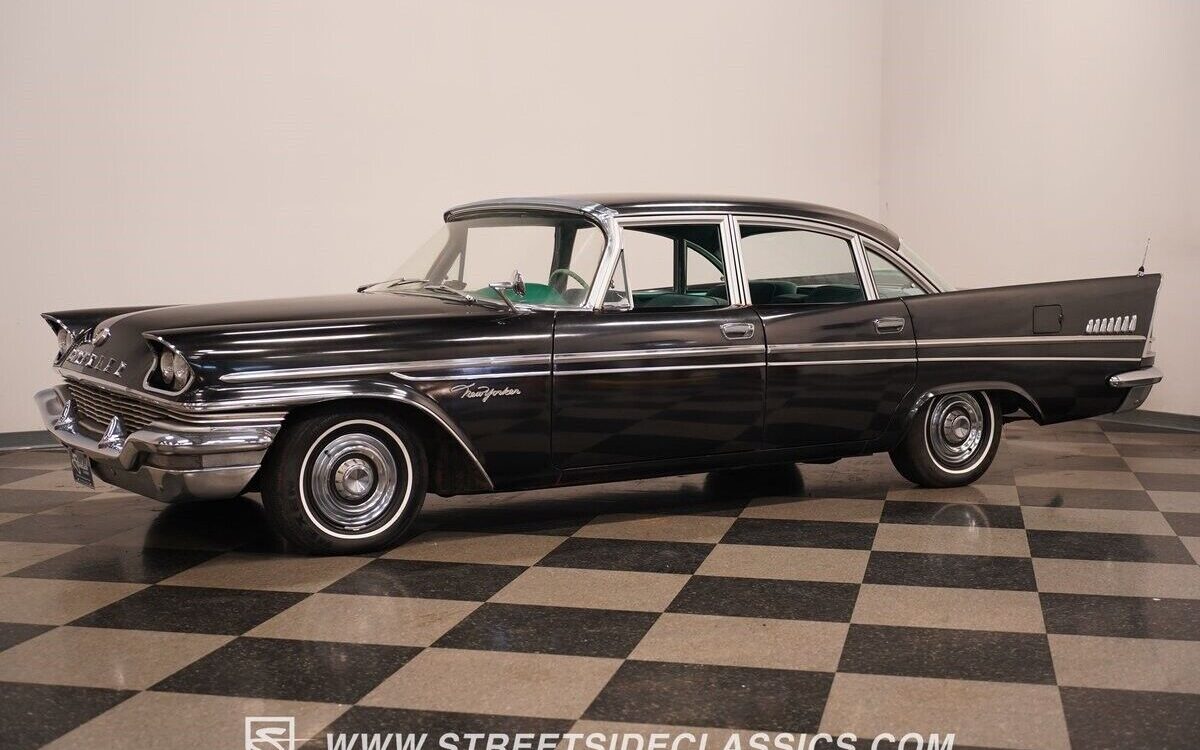 Chrysler-New-Yorker-Berline-1957-8