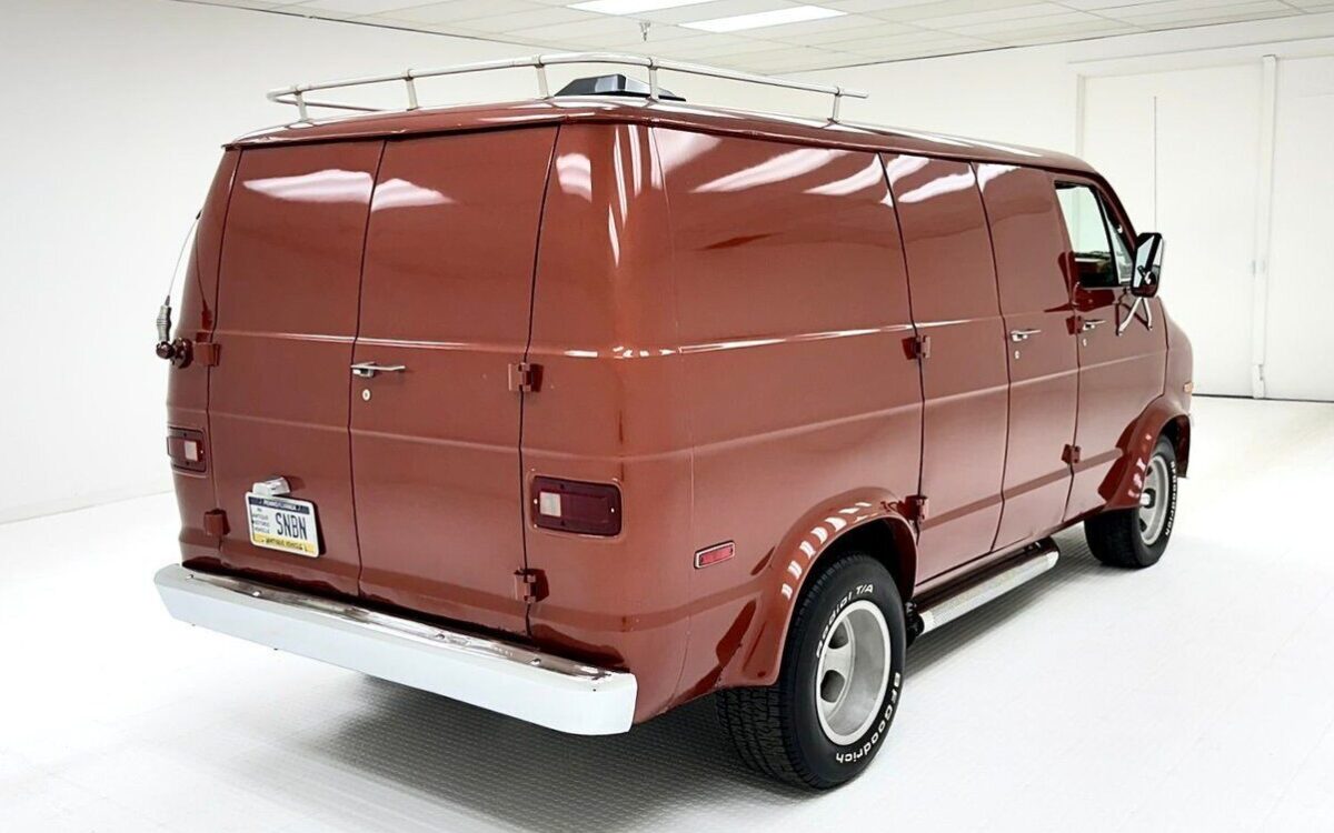 Dodge-B200-Van-1977-4
