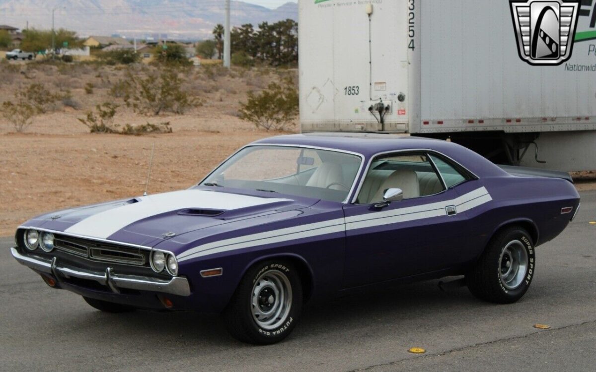 Dodge-Challenger-1971-4