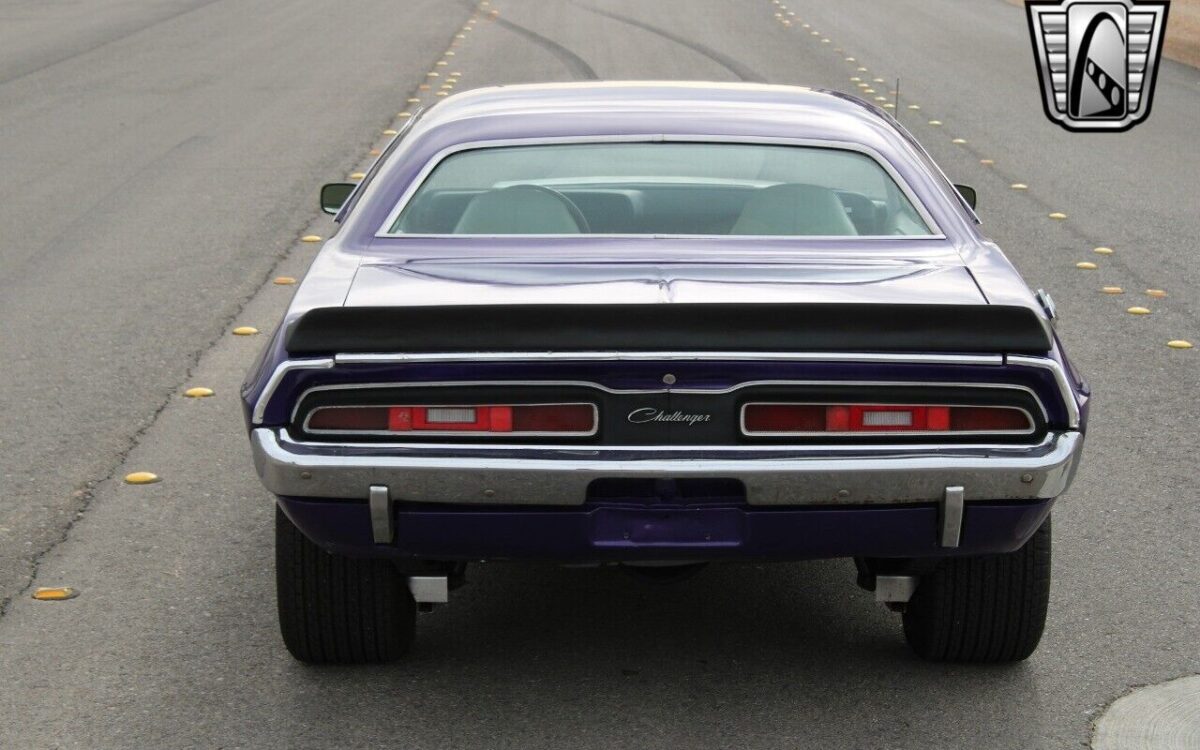 Dodge-Challenger-1971-7