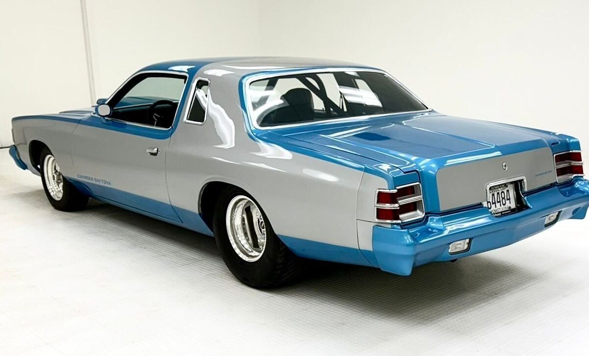 Dodge-Charger-1975-2