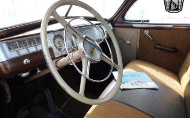 Dodge-Custom-1948-10
