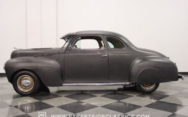 Dodge-Deluxe-Coupe-1940-2