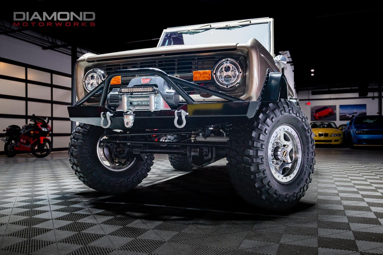 Ford-Bronco-1970-3