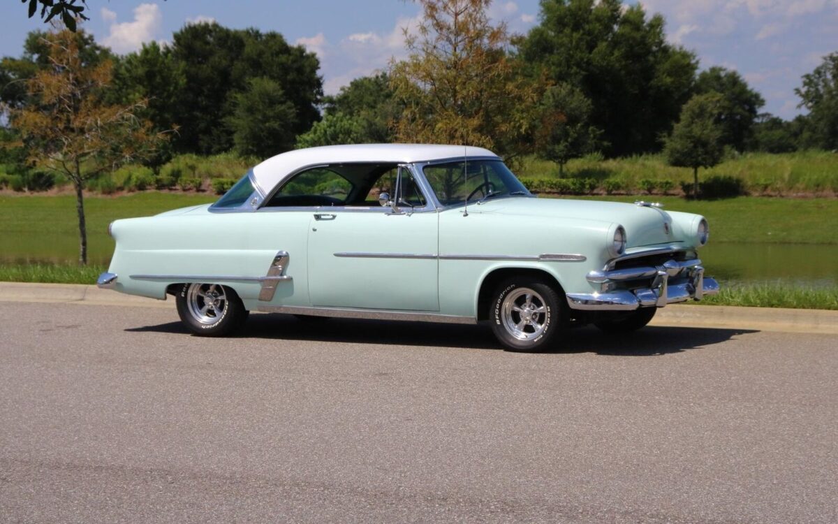 Ford-Crestline-1953-8