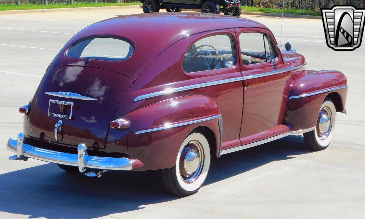 Ford-Deluxe-1947-7