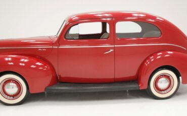 Ford-Deluxe-Berline-1940-1