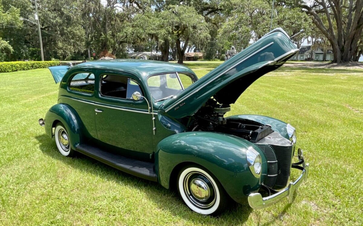 Ford-Deluxe-Berline-1940-10