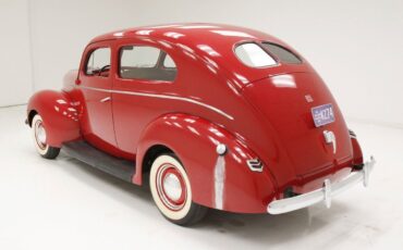 Ford-Deluxe-Berline-1940-2