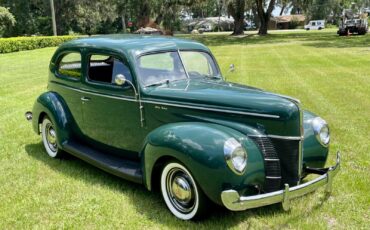 Ford-Deluxe-Berline-1940-4