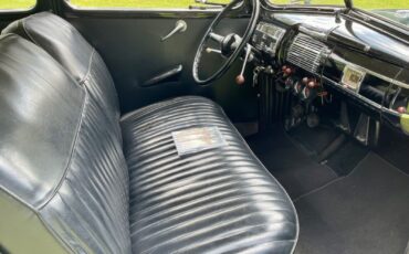 Ford-Deluxe-Berline-1940-7