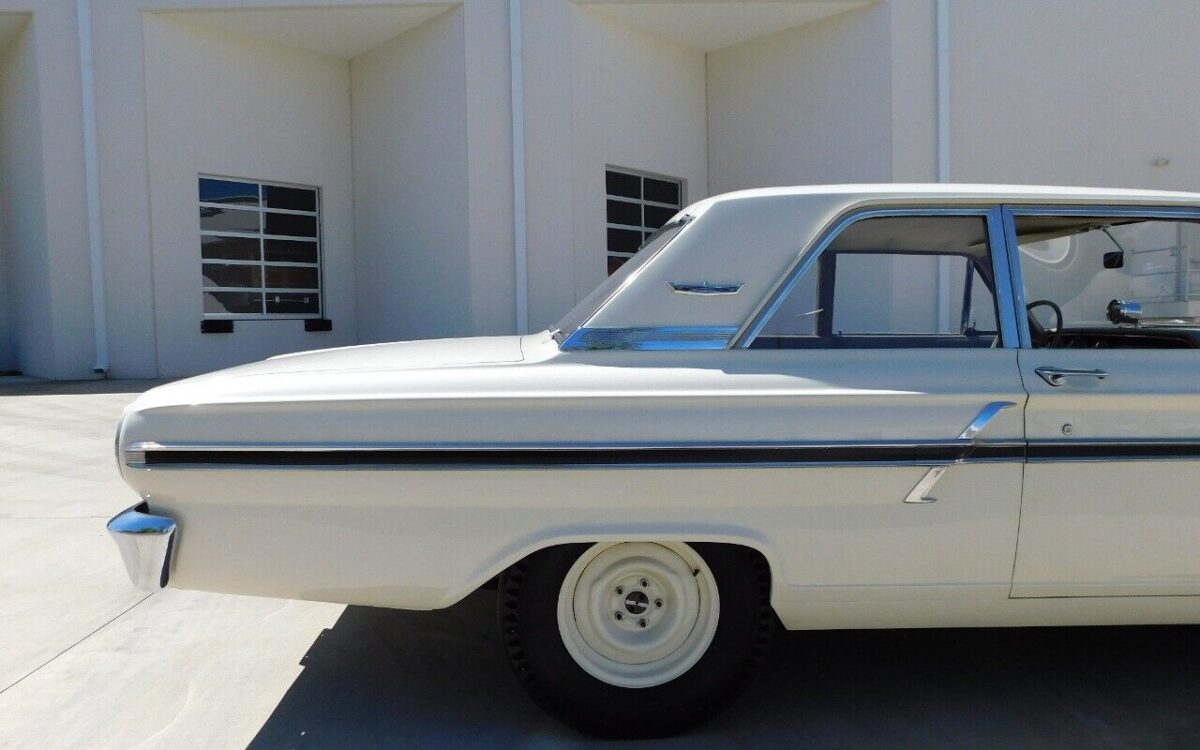 Ford-Fairlane-1964-10
