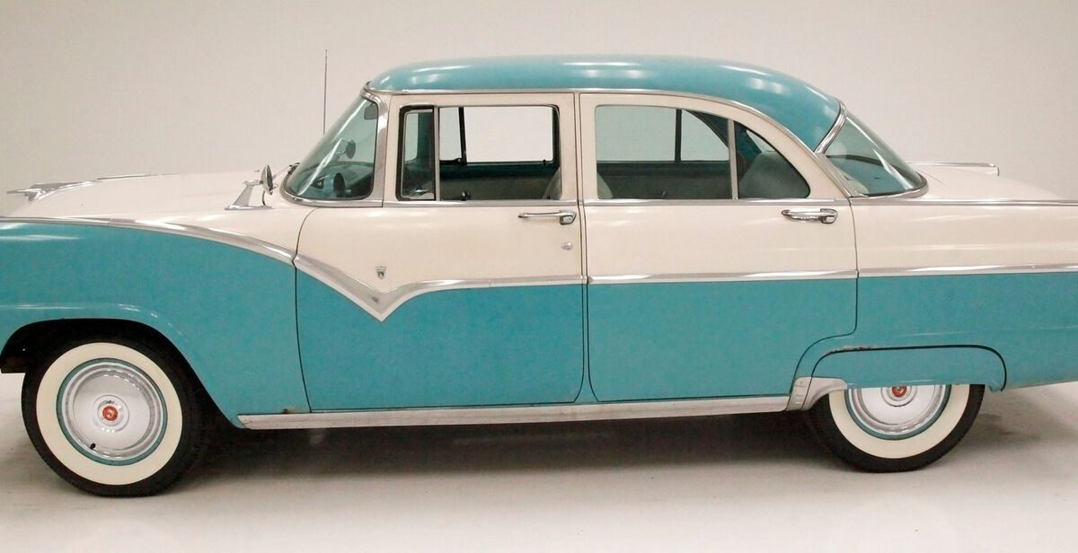 Ford-Fairlane-Berline-1955-1