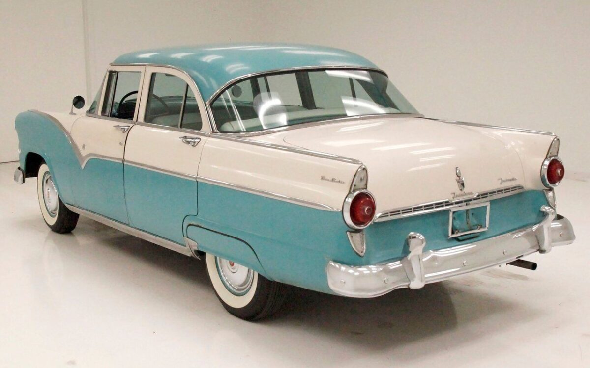 Ford-Fairlane-Berline-1955-2