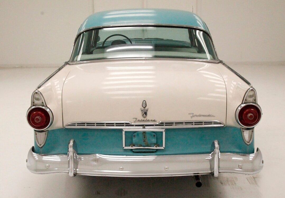Ford-Fairlane-Berline-1955-3