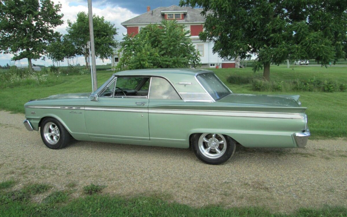Ford-Fairlane-Coupe-1966-2